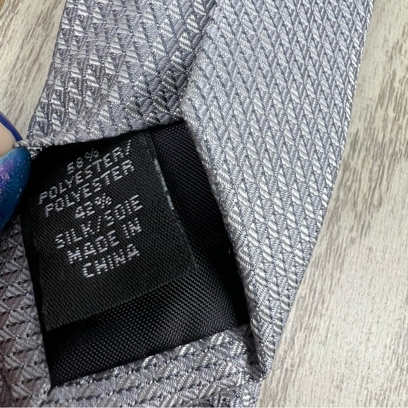 597 - Calvin Klein Tie Grey Pattern 040 CK21100082 Silk Blend MSRP $69.50 - Picture 3 of 5